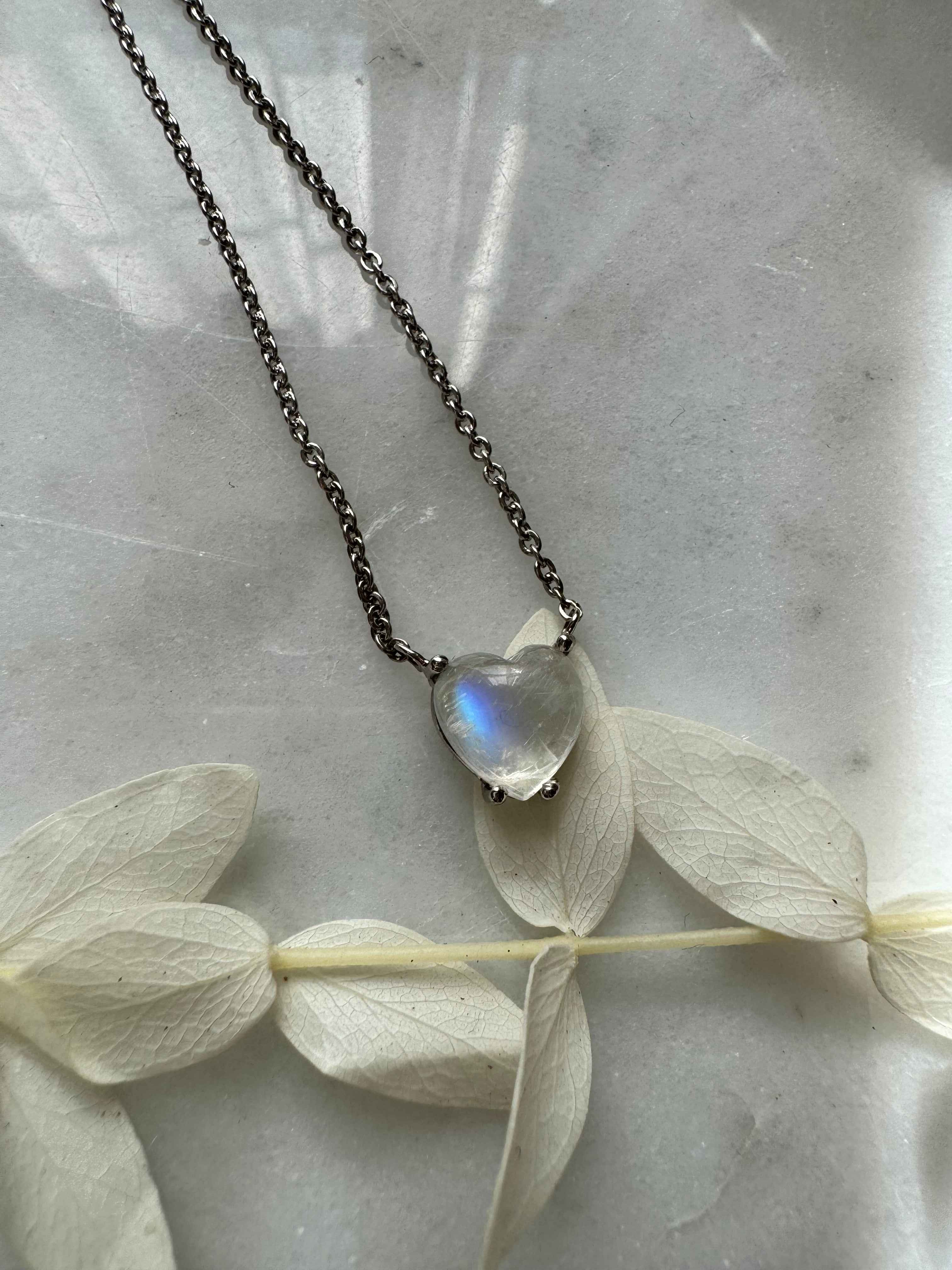 Dainty Solitaire Cabochon Heart Moonstone Necklace