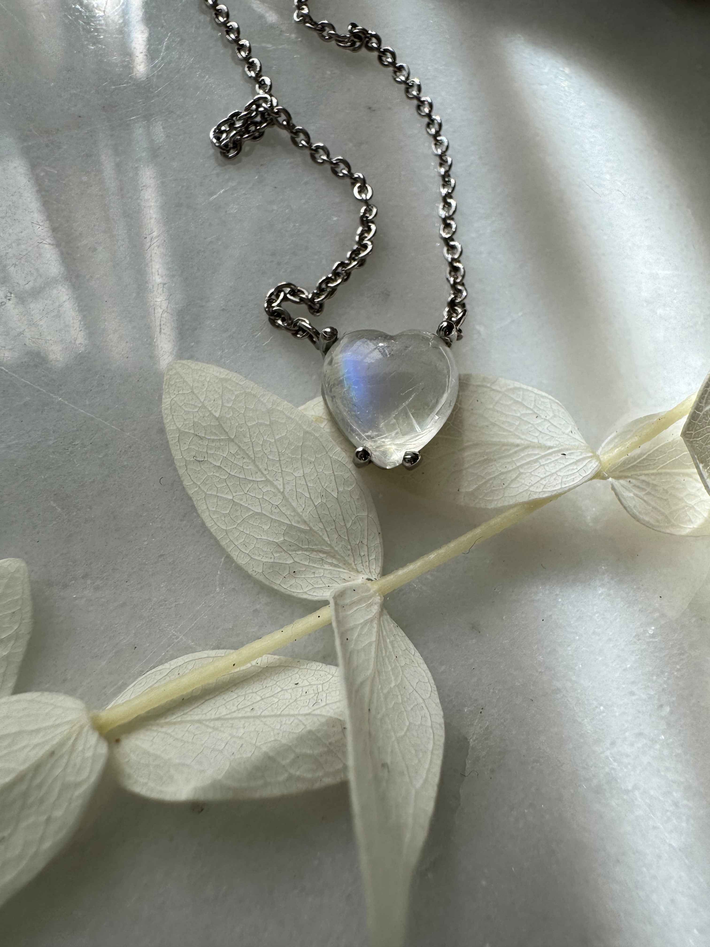 Dainty Solitaire Cabochon Heart Moonstone Necklace